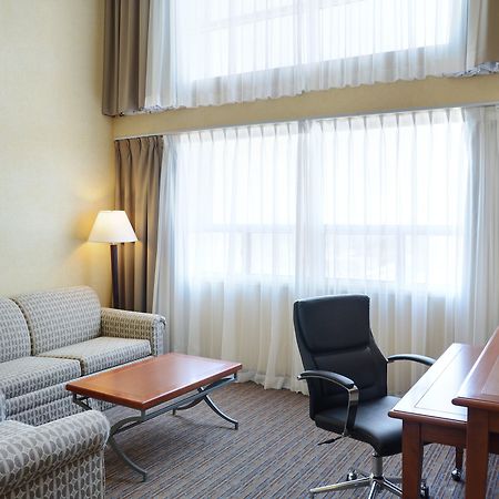 Holiday Inn Hotel & Suites London By Ihg Zewnętrze zdjęcie