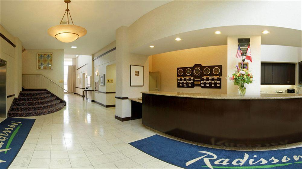 Holiday Inn Hotel & Suites London By Ihg Zewnętrze zdjęcie