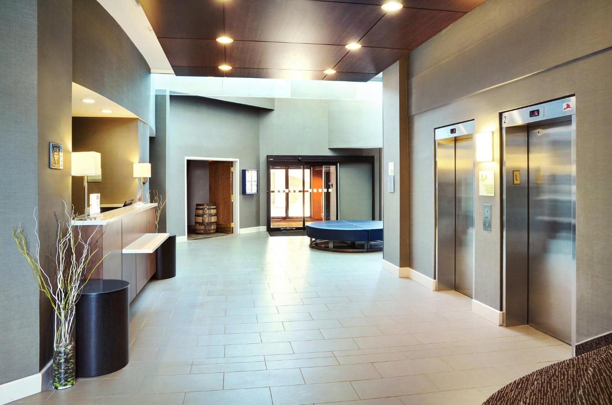 Holiday Inn Hotel & Suites London By Ihg Zewnętrze zdjęcie