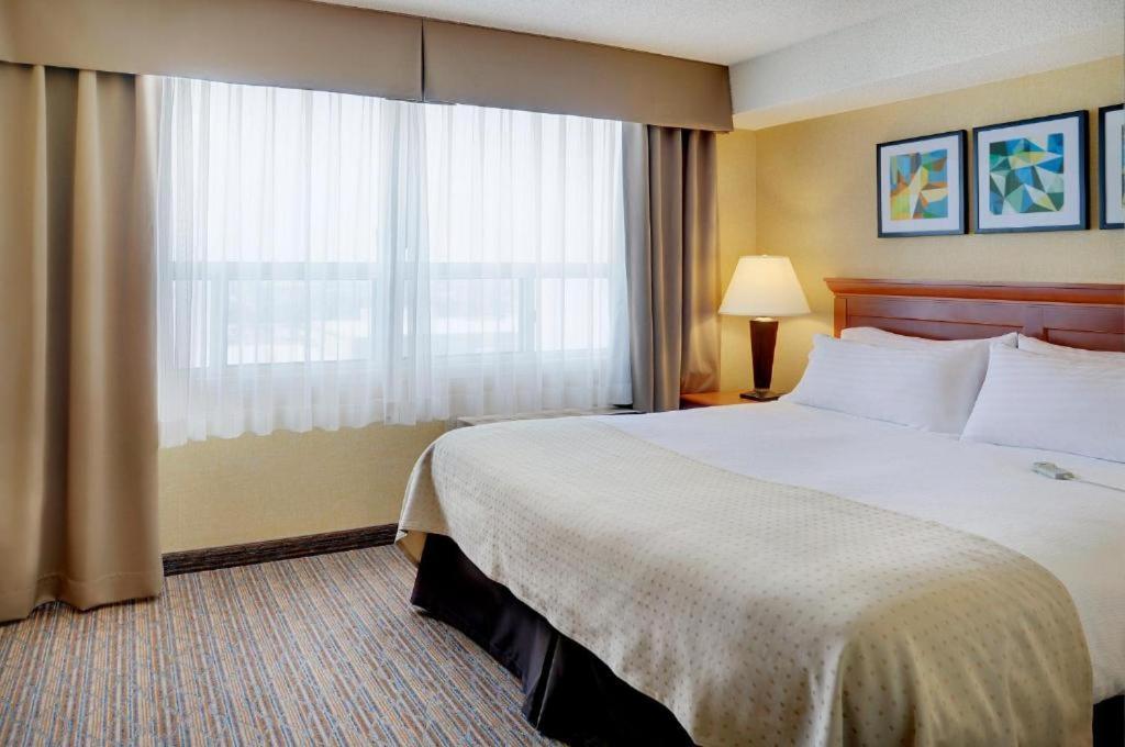 Holiday Inn Hotel & Suites London By Ihg Zewnętrze zdjęcie
