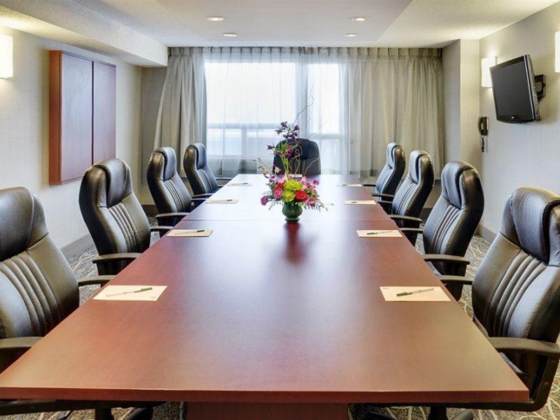 Holiday Inn Hotel & Suites London By Ihg Zewnętrze zdjęcie