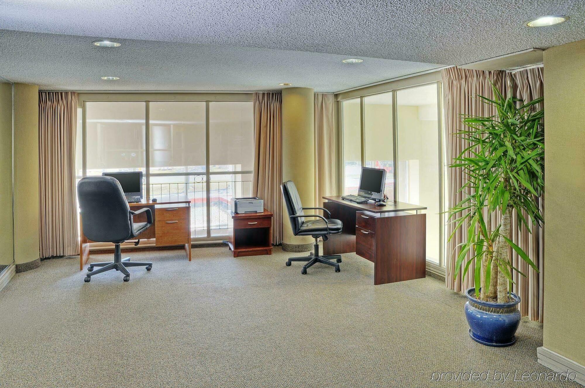 Holiday Inn Hotel & Suites London By Ihg Zewnętrze zdjęcie